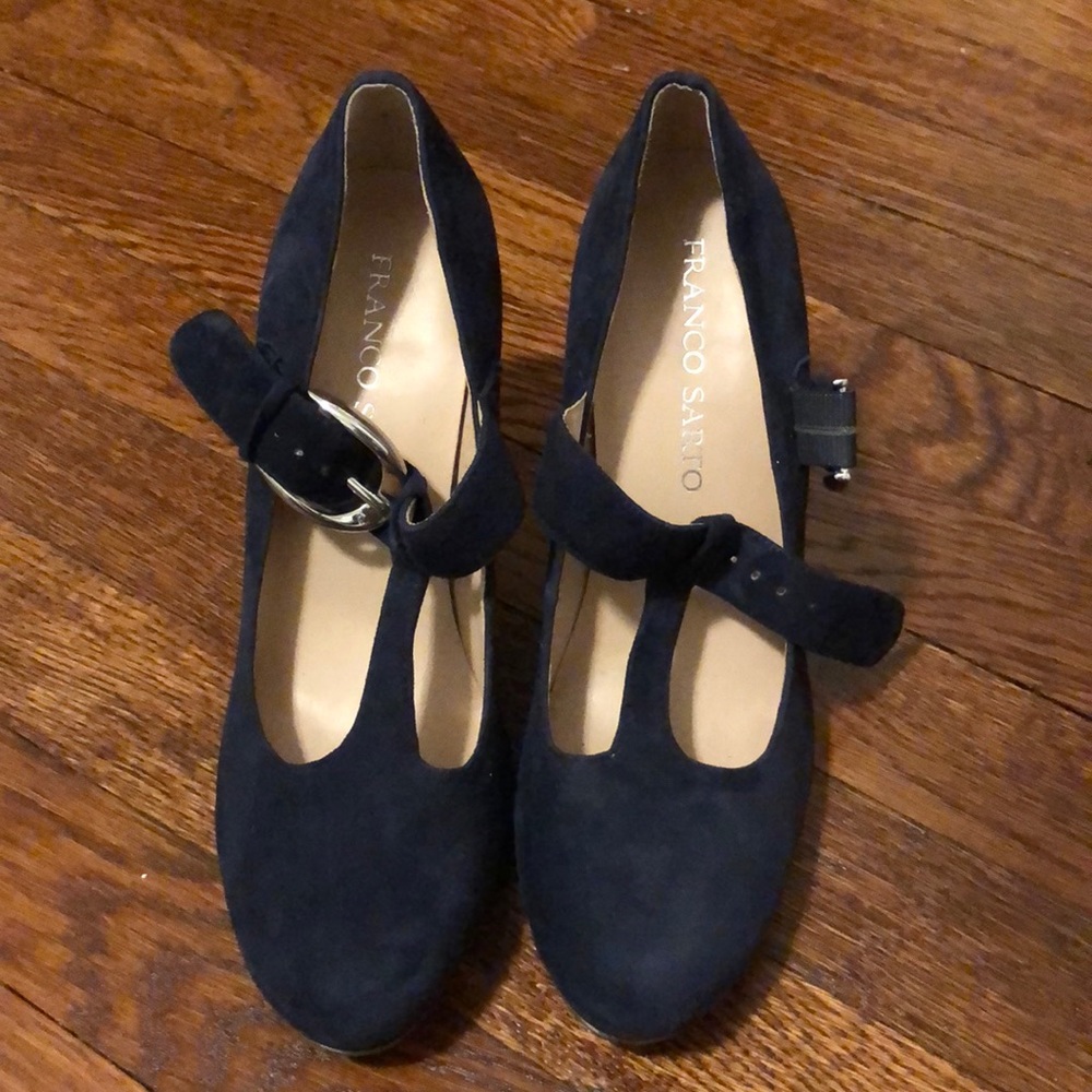 Navy blue heels
